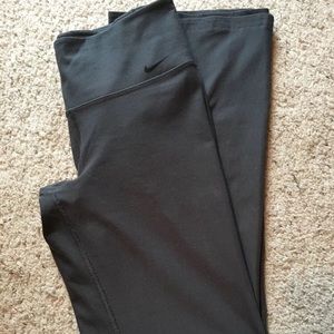 Nike Women’s Sweatpants Grey Small Dri-fit short